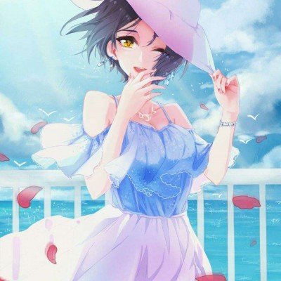 男子在楼顶斜坡种百盆菜 社区回应